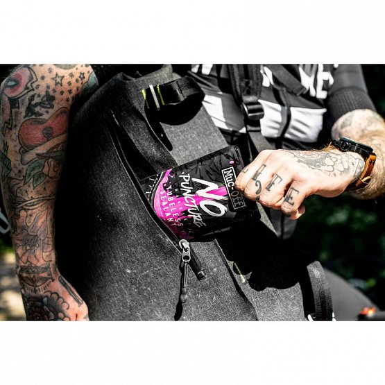 MUC-OFF NO PUNCTURE HASSLE TUBELESS SEALANT 140ML POUCH MUC-OFF NO PUNCTURE HASSLE TUBELESS SEALANT 140ML POUCH