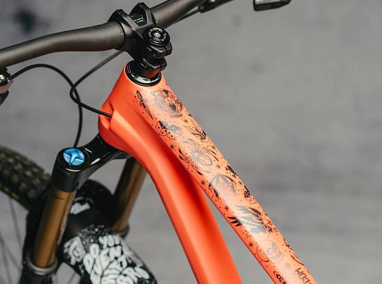 Ochranná fólia DYEDbro Old School Tattoo Black, matná Ochranná fólia DYEDbro Old School Tattoo Black, matná