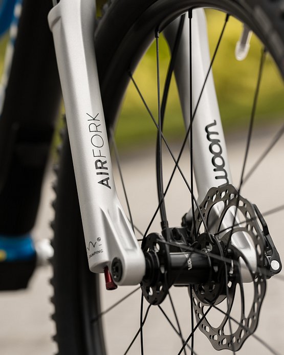 Woom UP 5 24", electric blue