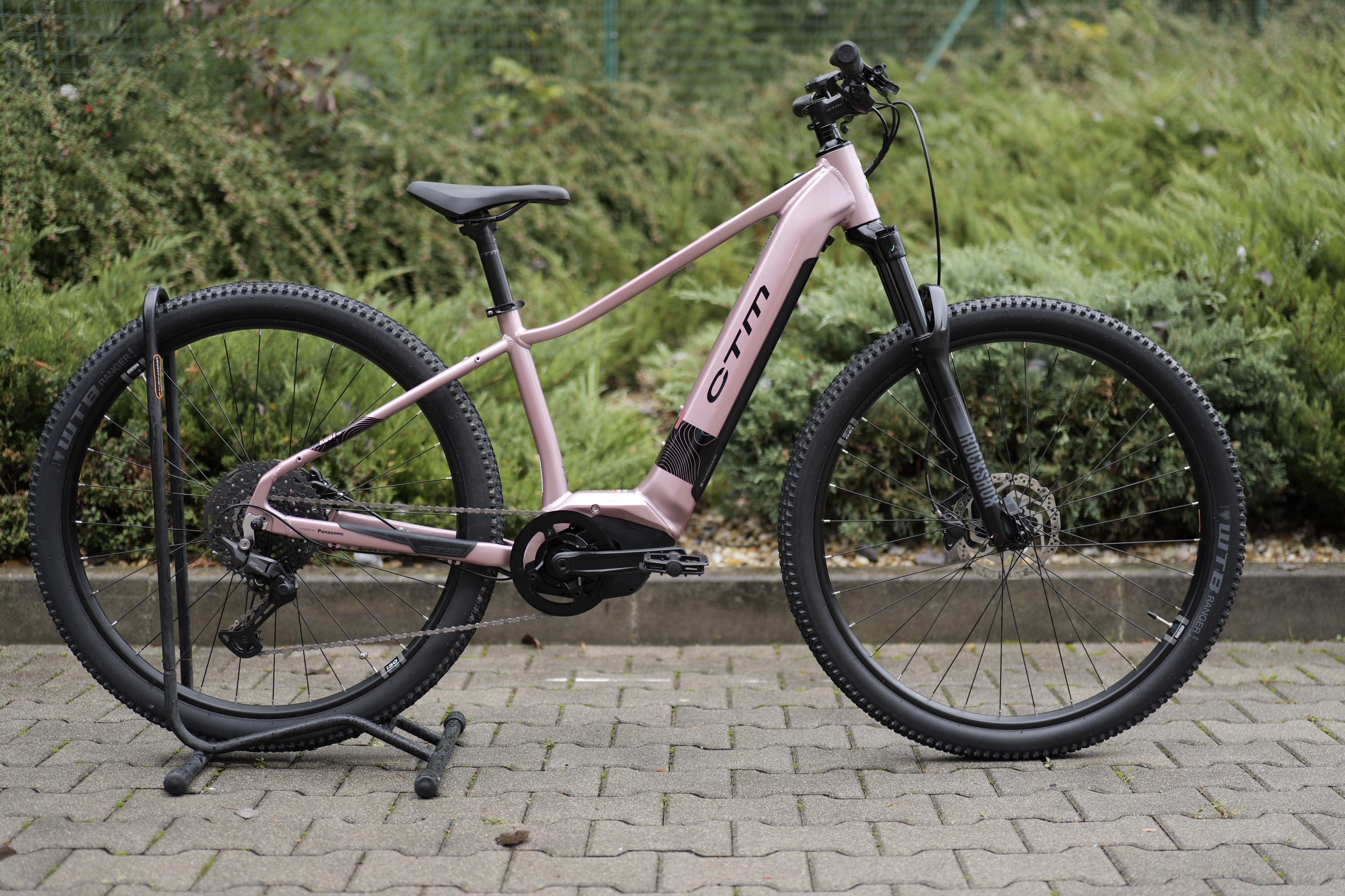 CTM Ruby GX Pro 29" 2025, (720 Wh), staroružová perleť, M (16"), TESTOVACÍ BIKE, 279 km